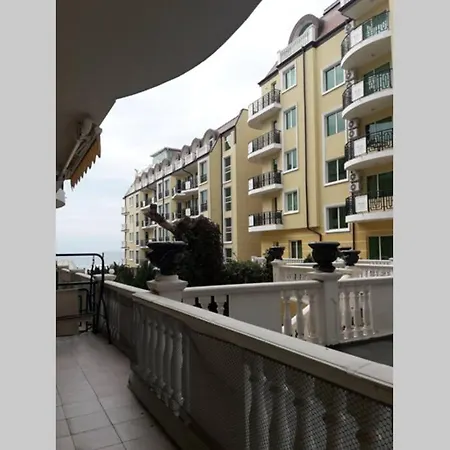 Apartment Taliana Beach Residence 엘레니테