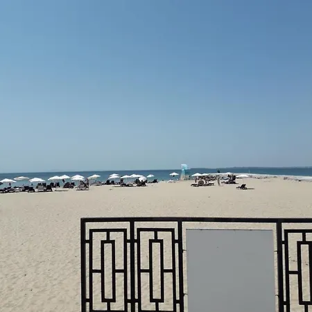 Apartment Taliana Beach Residence 엘레니테